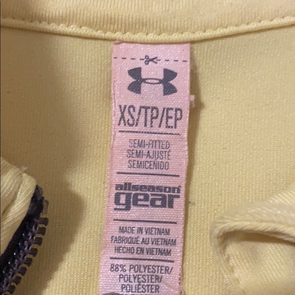 Under Armour semi-fited vest - Picture 3 of 5